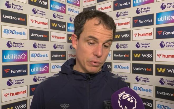 桑德兰主帅：扎卡缺阵是脚踝受伤；他与球迷的冲突？不清楚