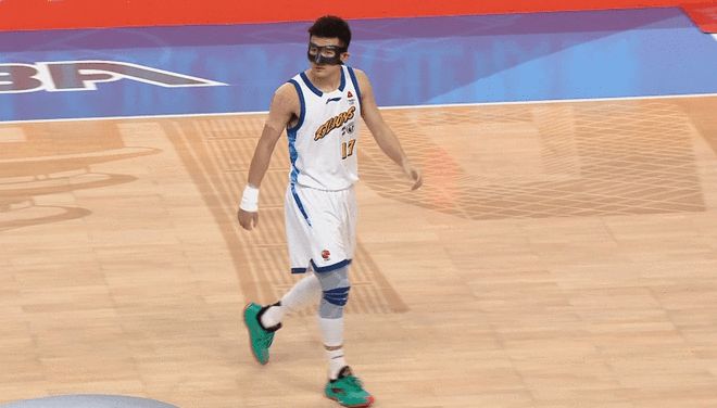 广厦6分优势送北京首败 孙铭徽22+5赵睿空砍22+9+6