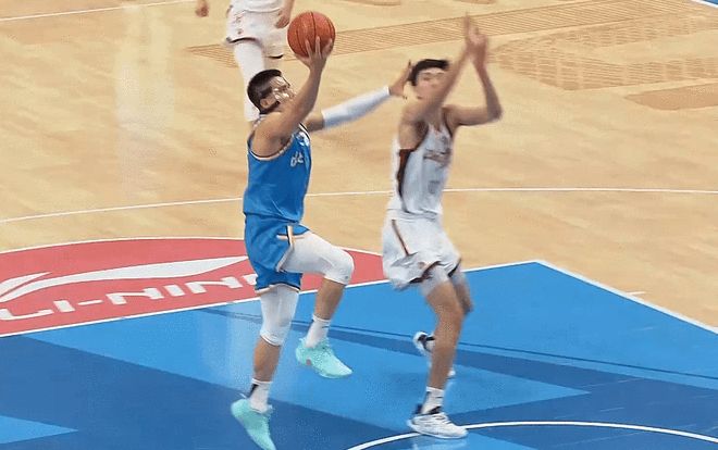 残阵北京送浙江3连败 杰曼23+5陈盈骏18分