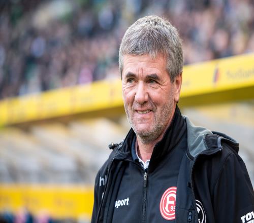 第7次带队升入德甲，科隆主帅冯克尔是德乙历史升级次数最多主帅