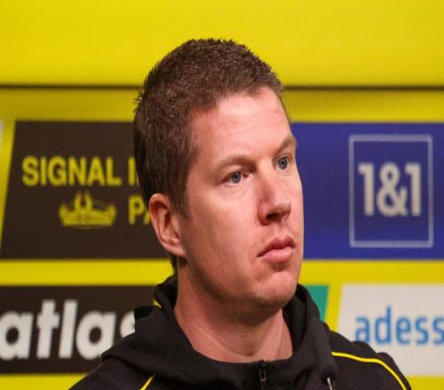 官方：多特U19主帅图尔贝里担任U23主帅，合同延长至2028年