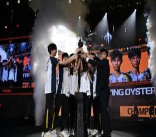 LCP赛区CFO成为今年全球唯一一支包揽三个赛段头名的队伍