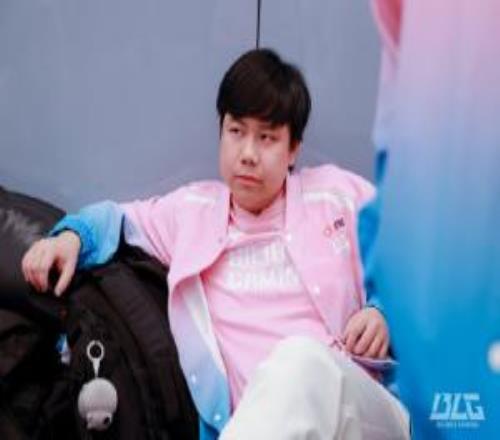 专卡蜜月BUG季后赛两战TES北川仅1胜3负而Shad0w轮换后5胜1负