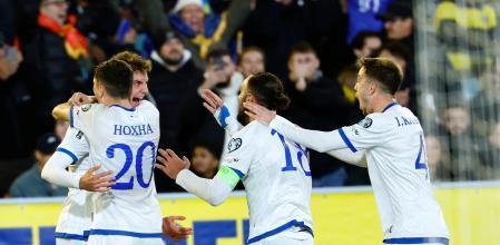 世体：关于霍村前锋阿斯拉尼，巴萨保持观望拜仁准备迅速行动