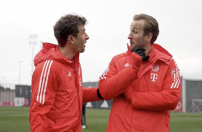 体图：凯恩已经接替了穆勒，成为了赛前鼓舞士气的核心人物