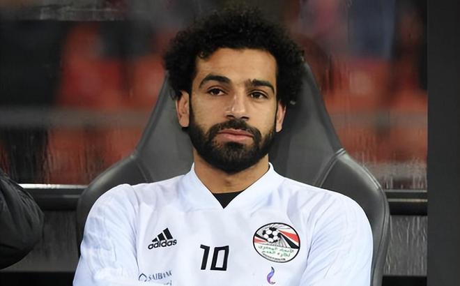 16场10球 19岁天才边锋横空出世 利物浦找到萨拉赫替身 开价1亿欧