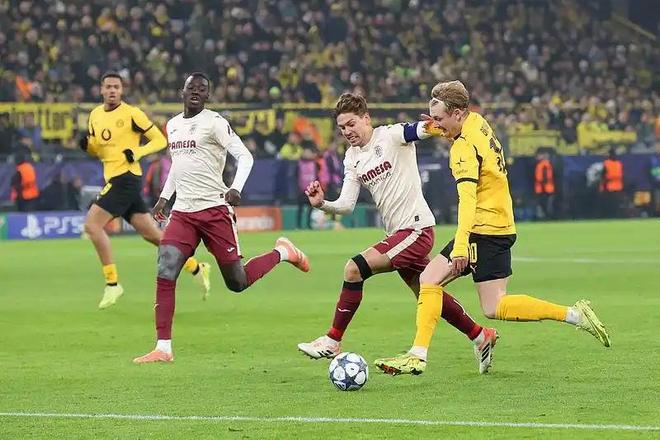 霍尔茨纳觉得多特蒙德的问题在于“抽象”，斯文松的潜力可以挖掘