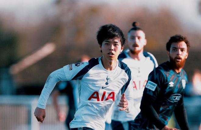 TA：门兴的三中卫阵型有利于高井幸大，町野修斗也会帮助他