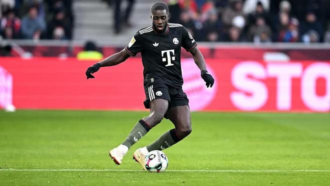 记者：于帕梅卡诺即将与拜仁续约，税前年薪达2000万欧元