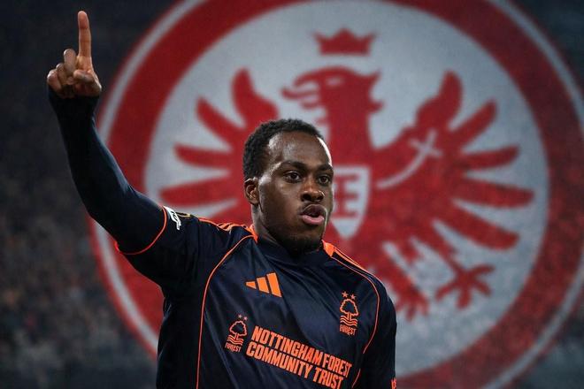 记者：森林前锋卡利穆恩多通过体检，已经可以被视为法鹰新援