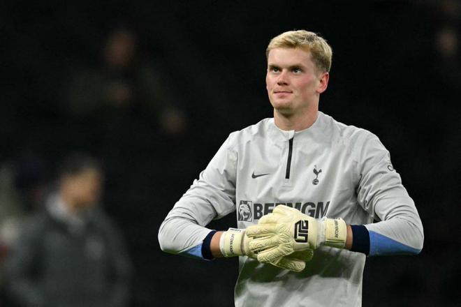 记者：西汉姆有意租借金斯基，弗赖堡和欧塞尔也感兴趣