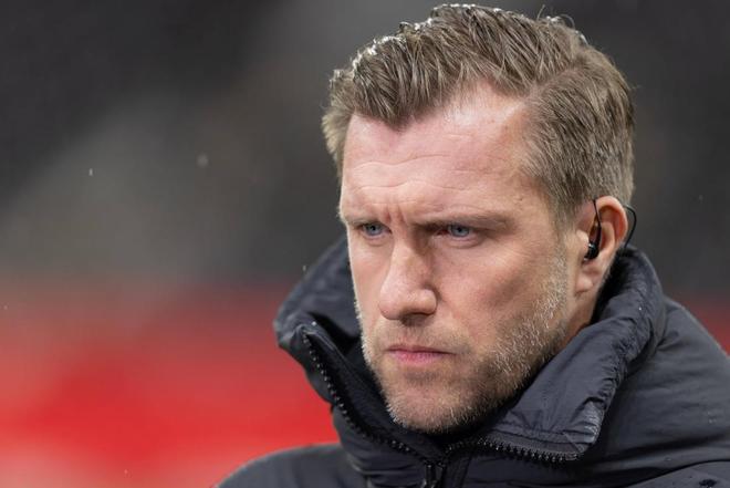 克勒舍：我们丢球太容易了，斯图加特每次长传球都能造成威胁