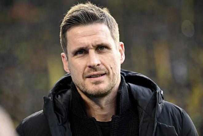 凯尔：2-0的领先优势因为定位球防守问题变得慌张，这没必要