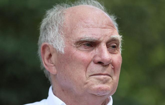 赫内斯：卡尔的争议言论？他年轻，小鲁梅尼格也说过类似的话