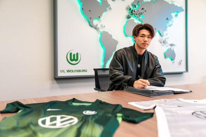 官方：狼堡签下20岁日本中场盐贝健人；据悉转会费900万欧