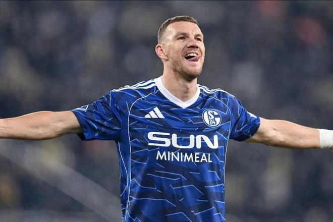 斯基拉：哲科將接過沙爾克10號球衣，計劃48小時內體檢