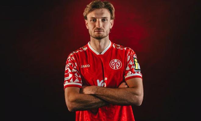 官方:美因茨租借博洛尼亚后卫波施 官方:美因茨租借博洛尼亚后卫波施