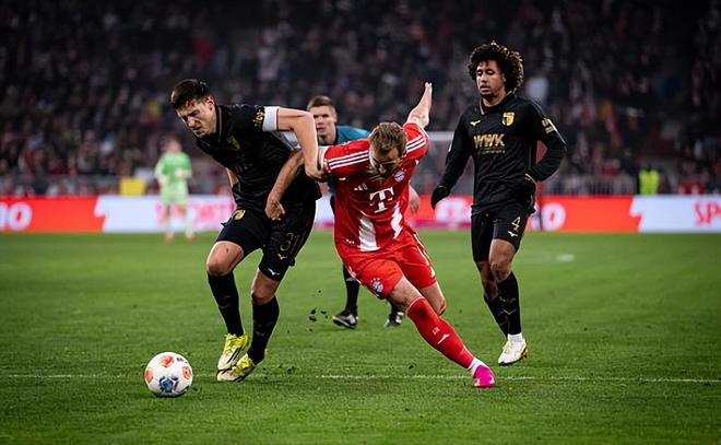 1:2！凯恩隐身哑火，拜仁6分钟连丢2球，联赛大爆冷，2大纪录终结