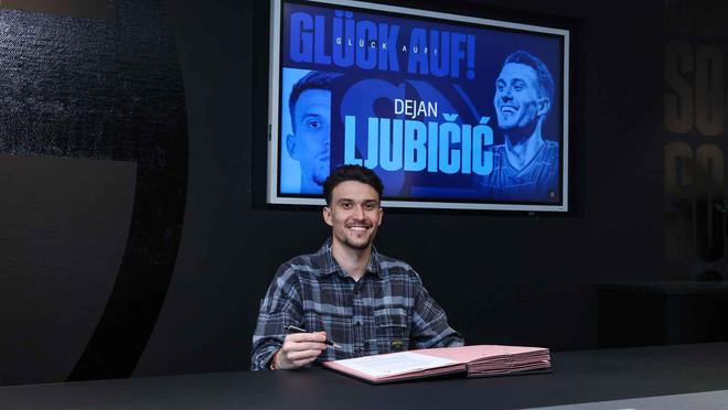 官方：沙尔克签下28岁奥地利中场柳比契奇，双方签约至2028年