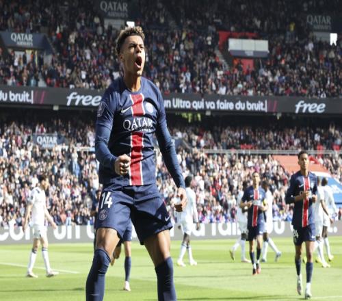 杜埃是欧冠决赛历史第6位传射建功的球员，也是最年轻一位