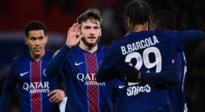 法甲惨案诞生,大黑马占据榜首,压制大巴黎,冲击冠军 法甲惨案诞生,大黑马占据榜首,压制大巴黎,冲击冠军