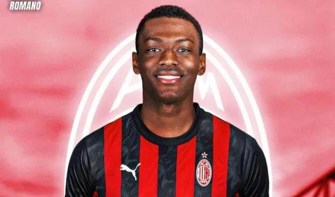 隆戈丨签下后米兰将其租借到图卢兹