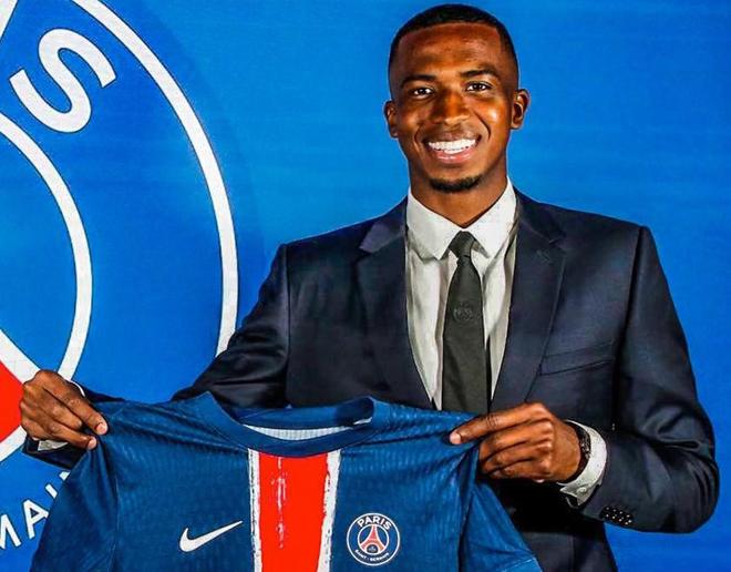 法媒：巴黎已和帕乔续约到2030年，并推动鲁伊斯和马尤卢续约