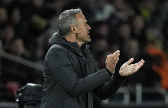 恩里克：这是登贝莱本赛季踢得最好的比赛；要管理其出场时间