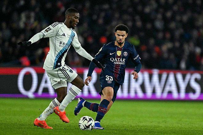 巴黎圣日耳曼2-1巴黎FC 登贝莱、杜埃建功