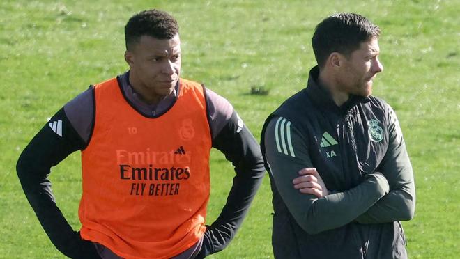 姆巴佩铁定缺席西超杯半决赛！皇马德比战未踢先折损锋线王牌