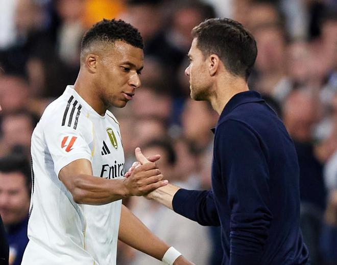 冤枉姆总了？法媒曝姆巴佩战巴萨带伤出战，只想帮阿隆索保住帅位