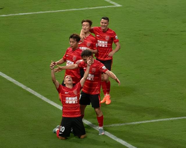 罗慕洛归化有戏！中超归化政策放宽：成都或是最大受益者！