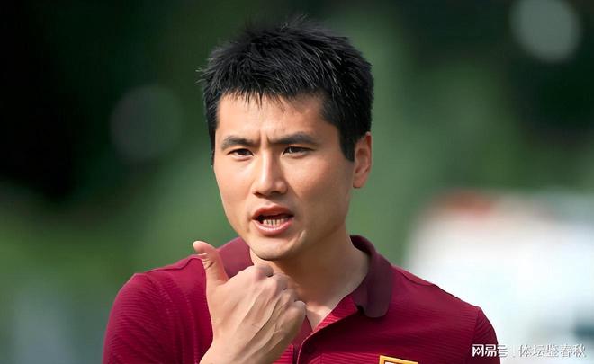 国足大换血！迎来老将离队潮，国安申花4将成球队核心，留用赛鸟