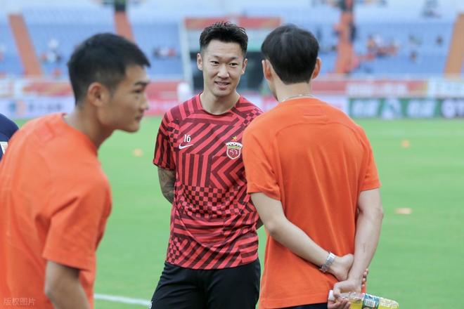 国脚徐新接近加盟云南玉昆，31岁中场驰援保级队，双赢还是冒险？