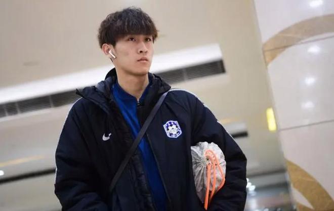 他曾是崔康熙眼中的亚洲旗帜中卫，如今已跟津门虎续约，值得期待