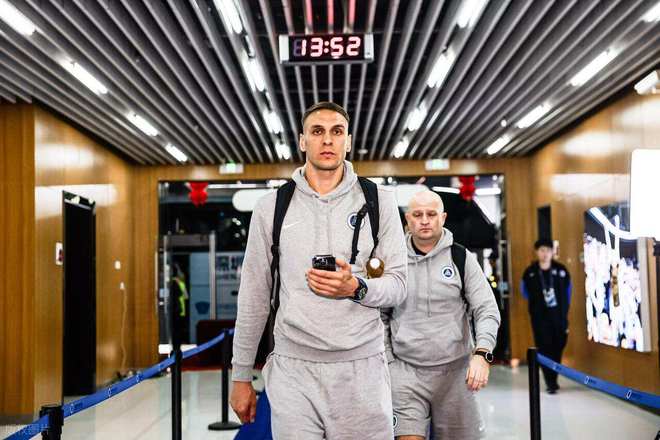 深圳新鹏城官宣大牌中卫离队,曾是国足归化热门,球迷不舍送祝福