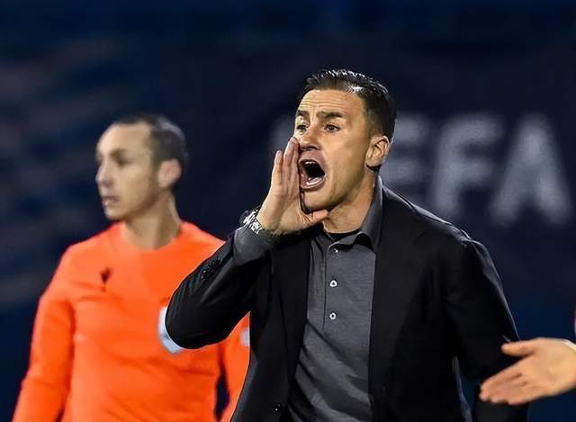 远不如国足！卡帅执教乌兹别克后大倒苦水:面临3大困难