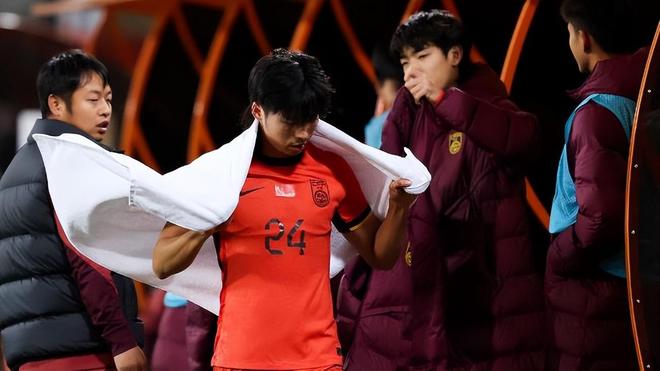 邵佳一胆子真大！有望敲定未来刘洋淡出国足后，新主力左后卫人选