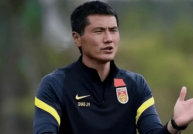 令人意外！邵佳一忽然改口：中国男足将继续招募老球员