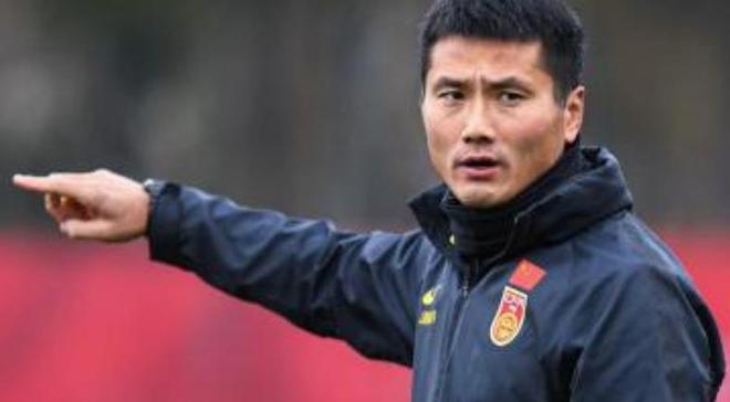 邵佳一主打年轻牌！国足集训跟俱乐部撞车 球迷：没大赛凑啥热闹