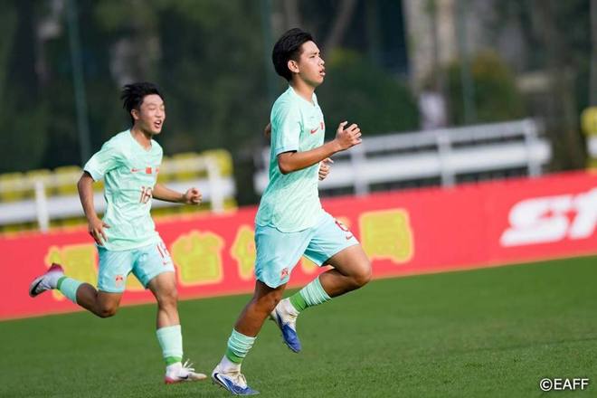 U15国足半场领先！盛宸熙头球建功，李宇轩失单刀，暂排小组第3