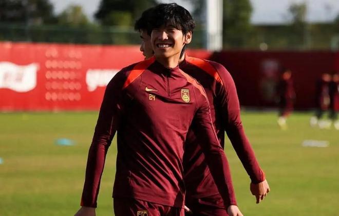 U22国足迪拜魔鬼集训：一日三练冲亚洲杯，热身伊朗、吉尔吉斯！