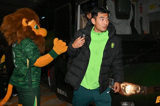 意外吗？成都蓉城从国安免费签约一名王牌国脚，球迷收获久违喜讯