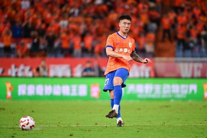 新赛季起飞！中超黑马敲定32岁泰山主力 连签5大前国脚组争冠豪阵