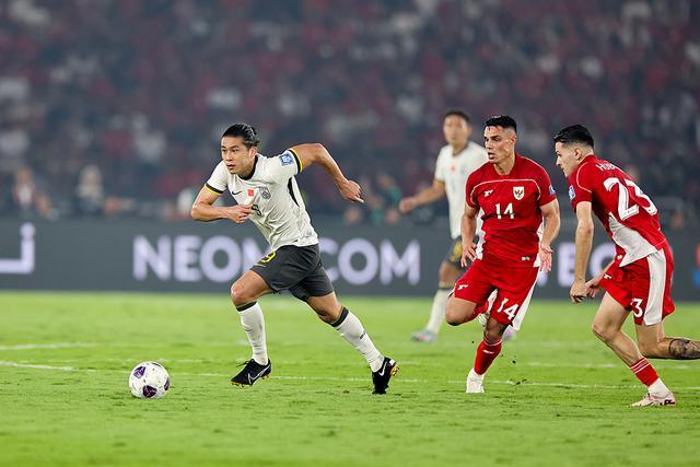 中国足球这一年：国足沉浮与“城超”燎原，振兴之路将在何方