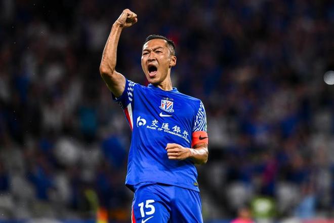 申花锁定本土最强中场！吴曦36岁再踢1年，退出国足专注申花