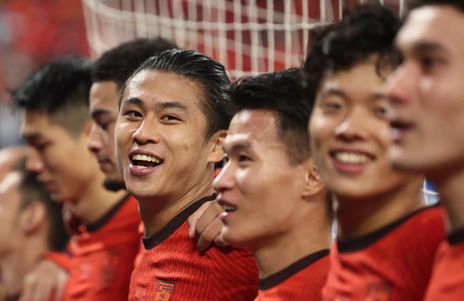 千呼万唤！国足主力阵容逐渐明朗，4人锁定首发，王钰栋位置成疑