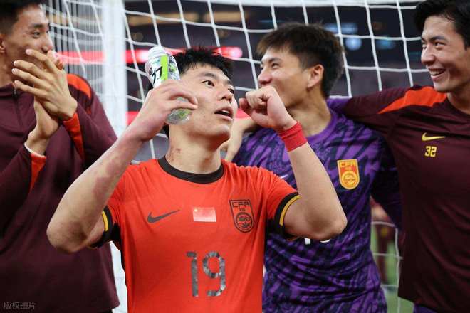 U22国足1比0战胜吉尔吉斯斯坦，王钰栋进绝杀，状态迎来回升