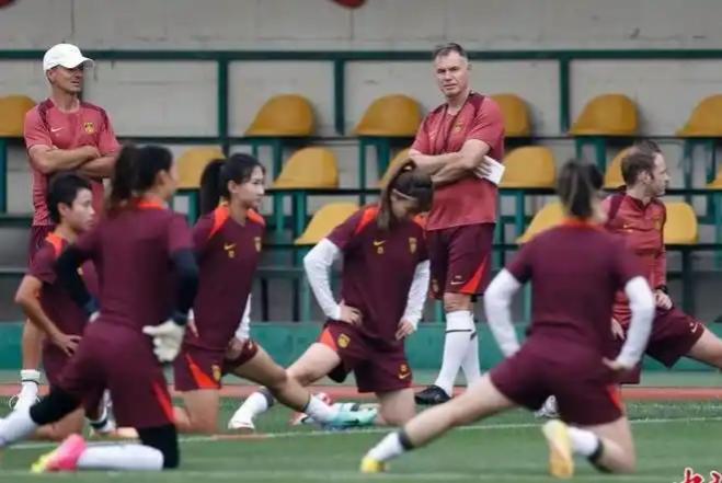米利西奇又爆大瓜，竟在女足内部做生意，足协让他亚洲杯后离职！