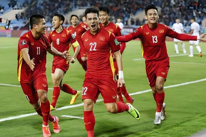 蒿俊闵已离开海牛队，或有望亮相新东家，球迷建议他去国足当助教